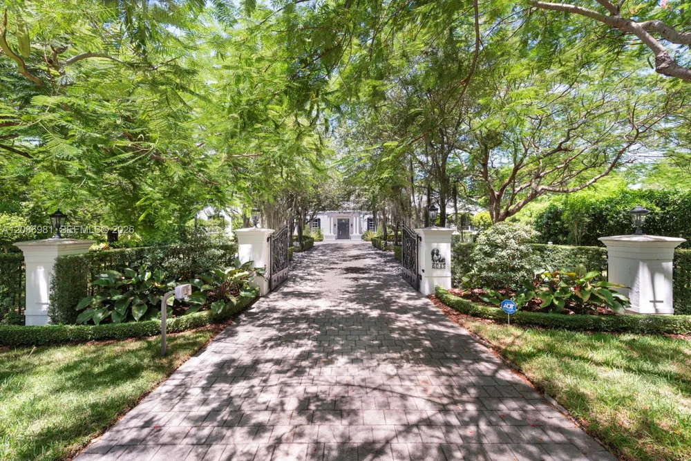 6045 SW 106th St Pinecrest, FL 33156