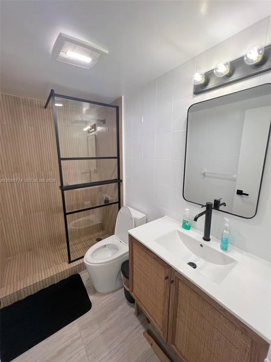 1255 Collins Ave #604 Miami Beach, FL 33139