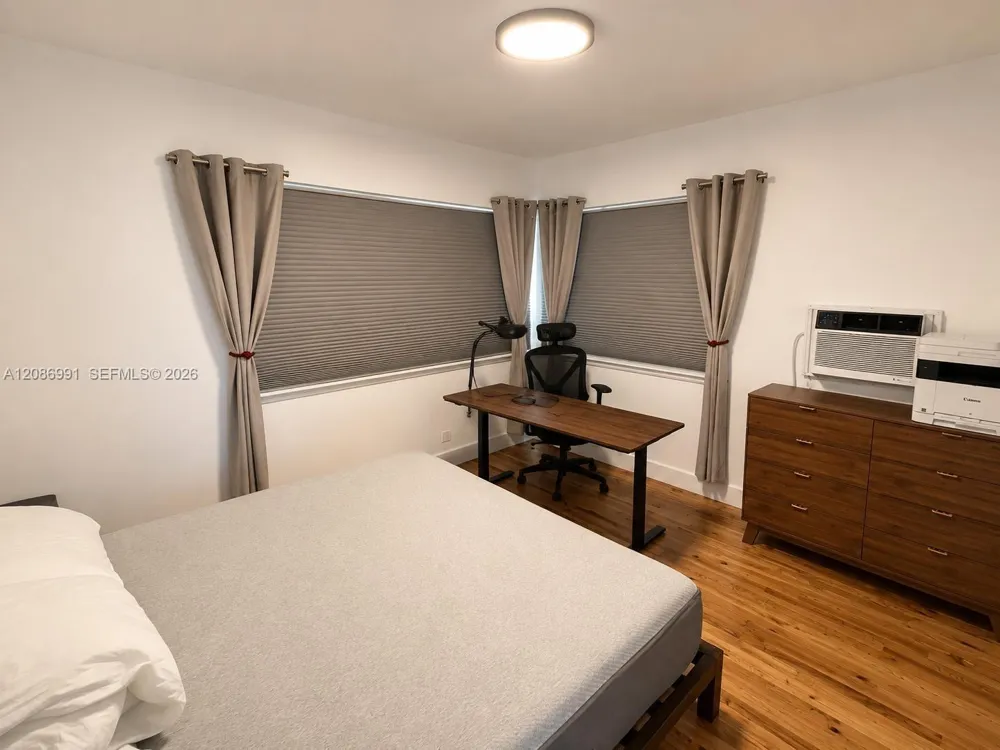 830 10th St #3 Miami Beach, FL 33139