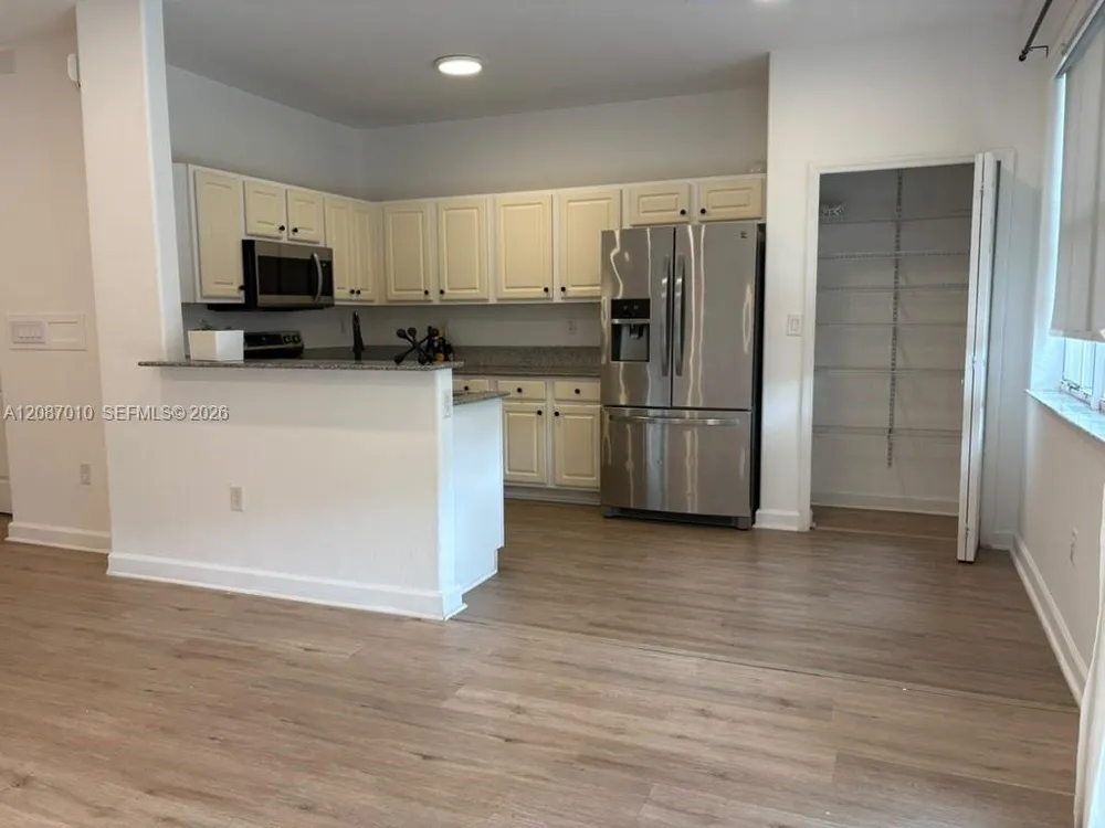 8671 NW 112th Ct Doral, FL 33178