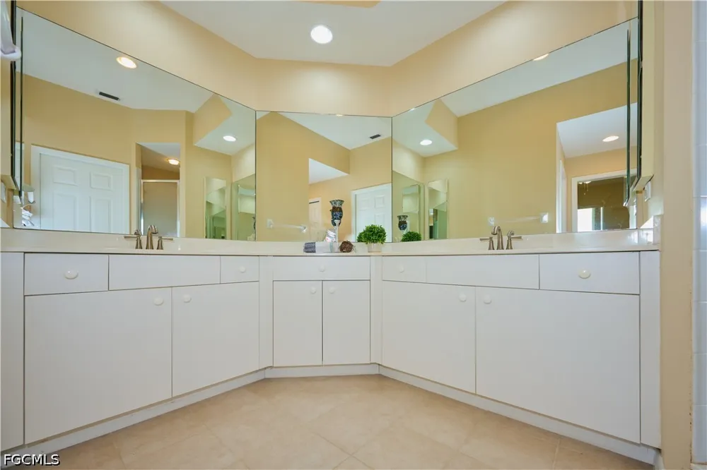 Rivers Edge Court #203 Fort Myers, FL 33908