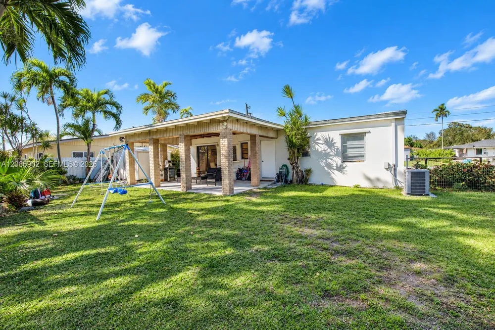 7330 SW 36th St Miami, FL 33155