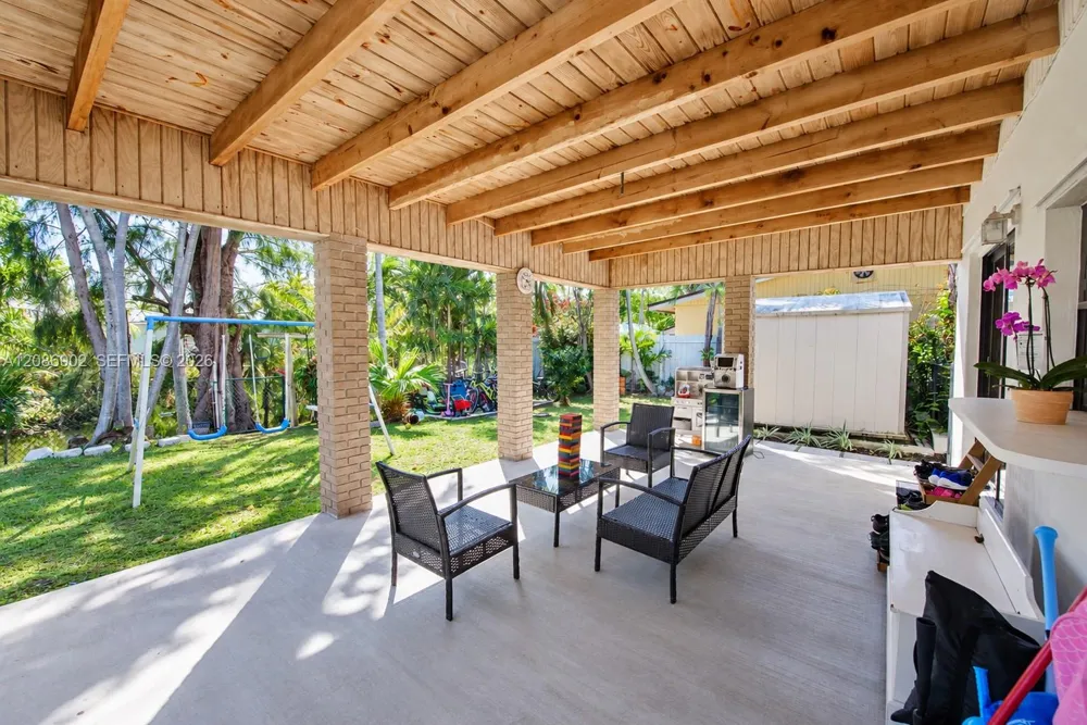 7330 SW 36th St Miami, FL 33155