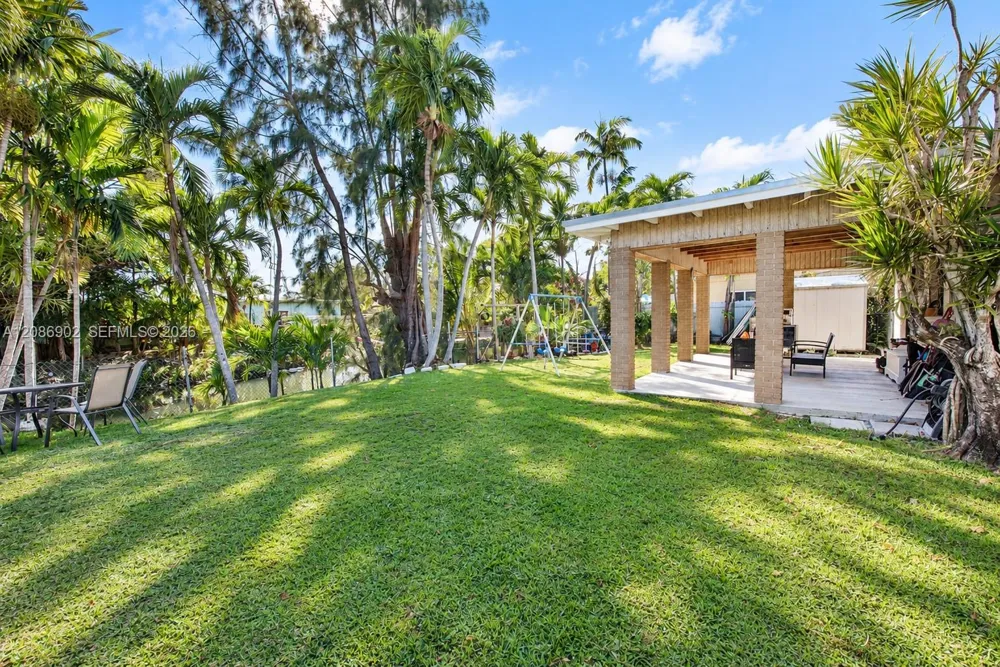 7330 SW 36th St Miami, FL 33155
