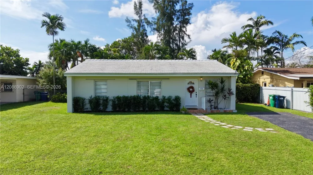 7330 SW 36th St Miami, FL 33155
