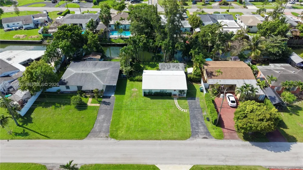 7330 SW 36th St Miami, FL 33155