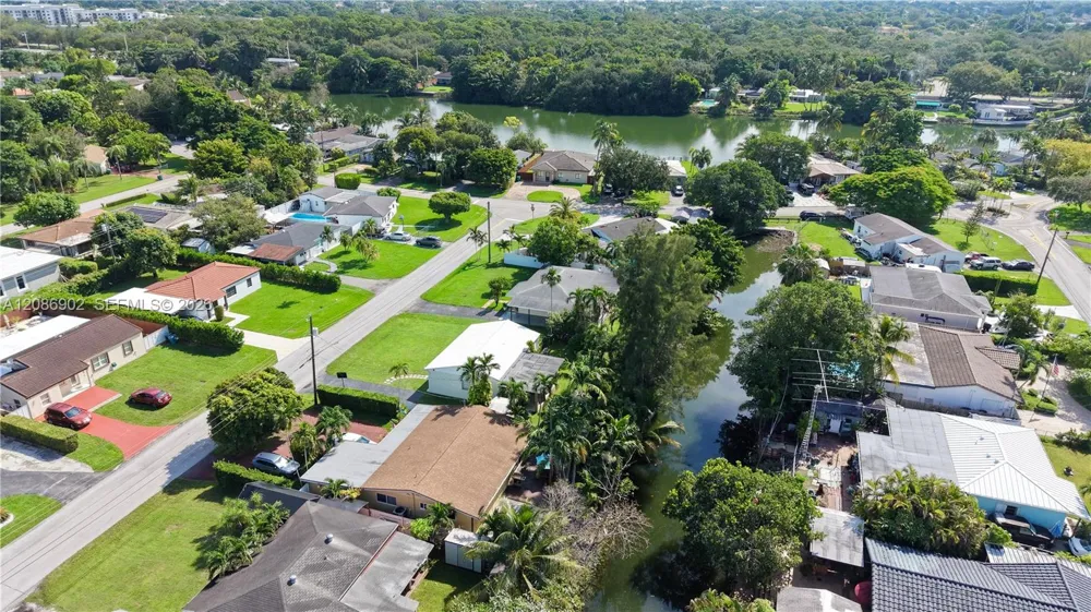 7330 SW 36th St Miami, FL 33155