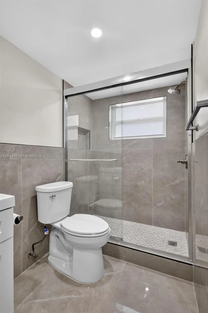 4000 NE 170th St #606 North Miami Beach, FL 33160