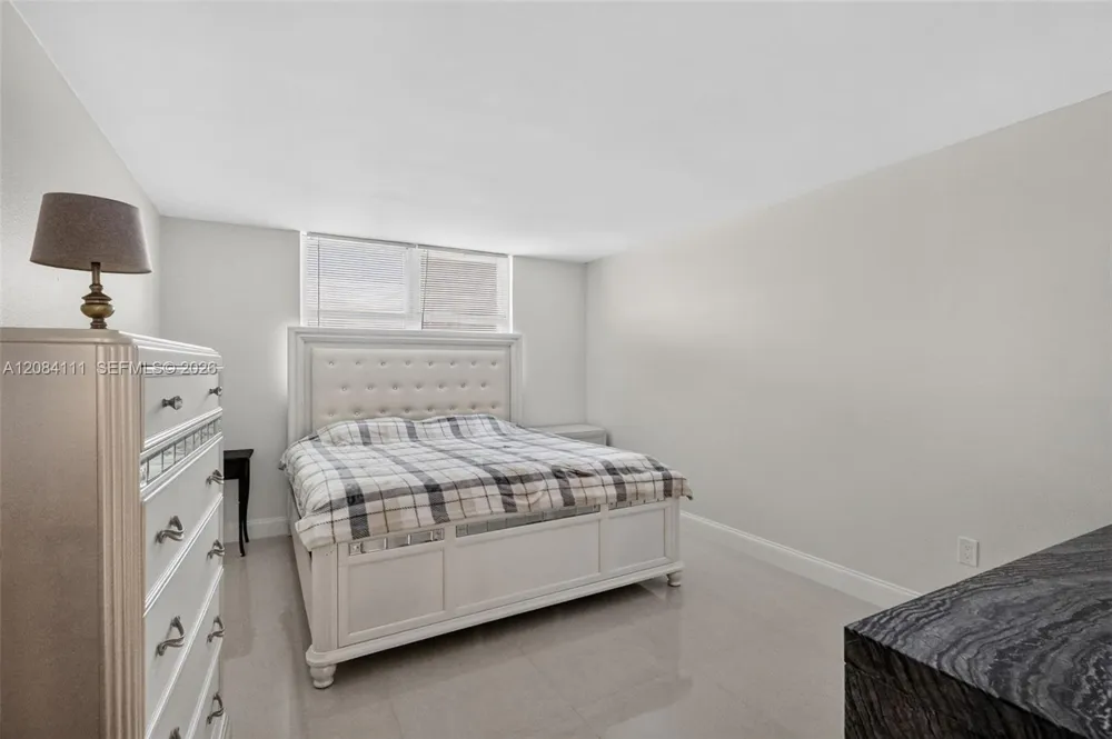 4000 NE 170th St #606 North Miami Beach, FL 33160