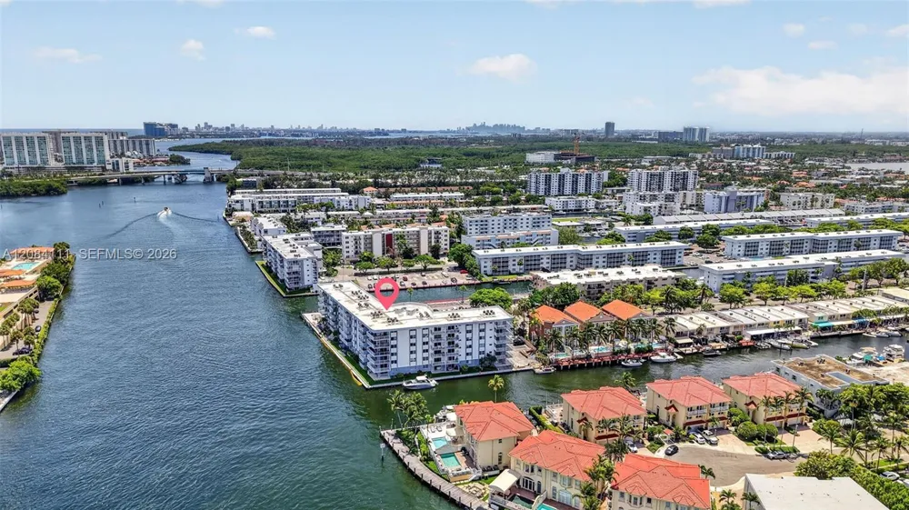 4000 NE 170th St #606 North Miami Beach, FL 33160