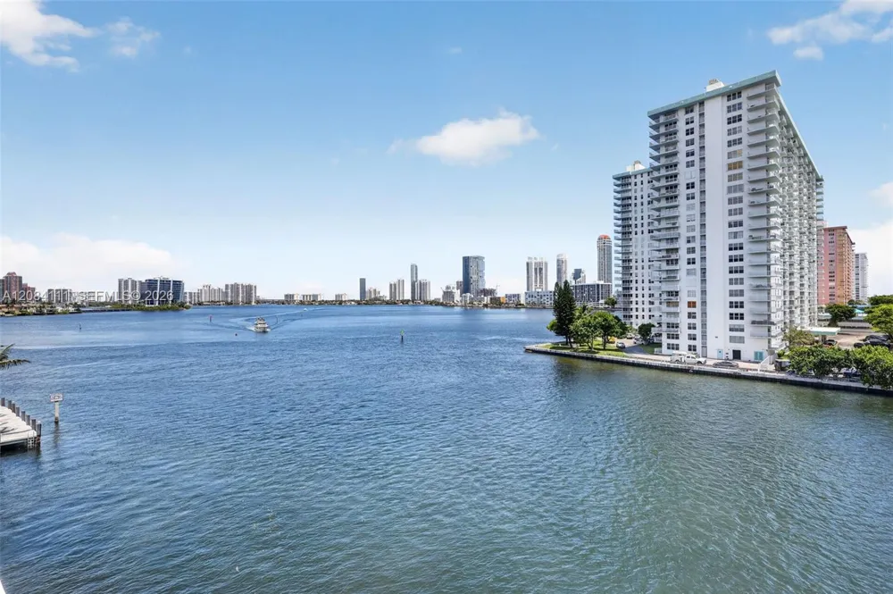 4000 NE 170th St #606 North Miami Beach, FL 33160