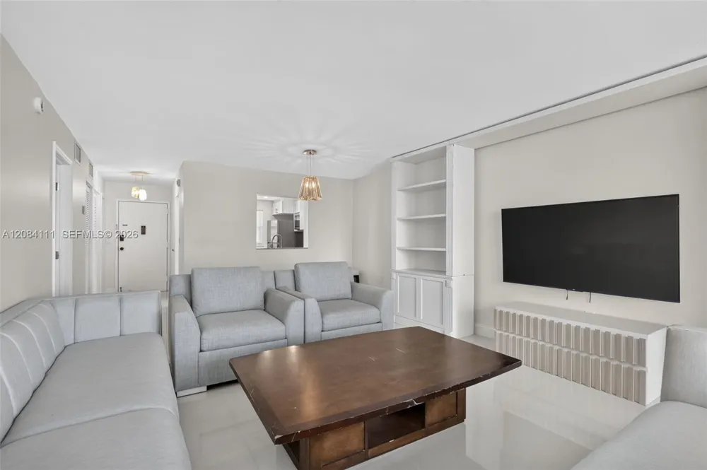 4000 NE 170th St #606 North Miami Beach, FL 33160