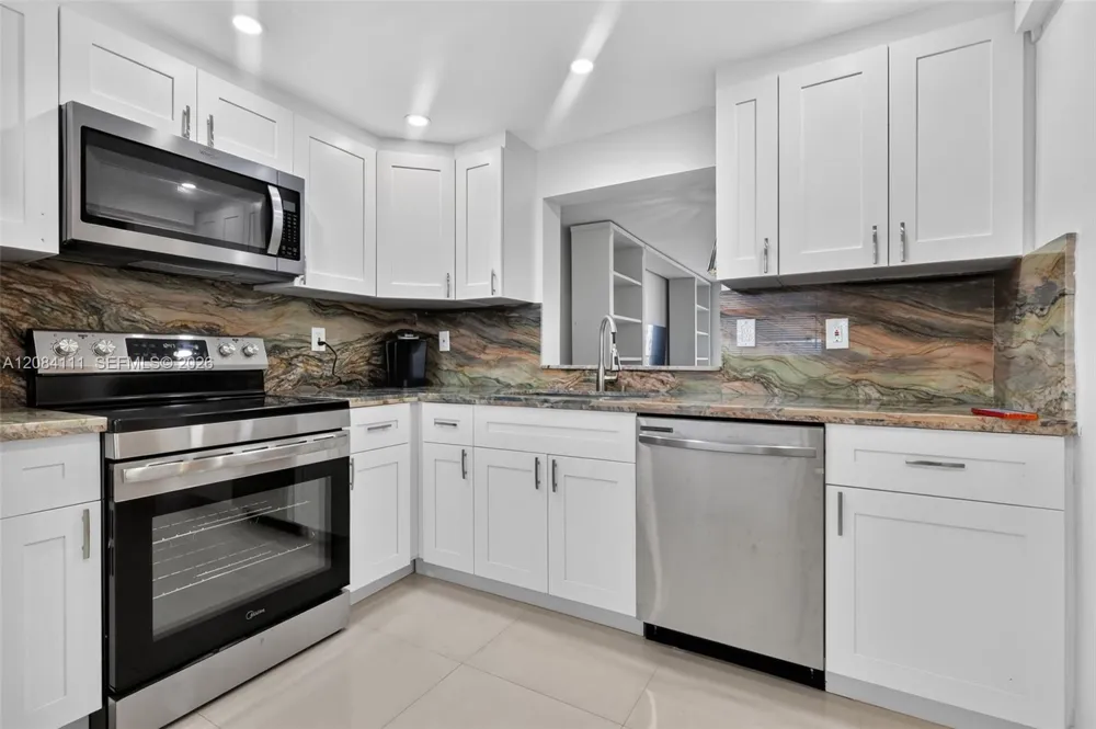 4000 NE 170th St #606 North Miami Beach, FL 33160