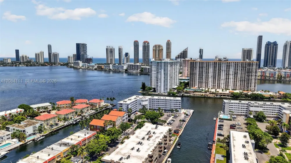 4000 NE 170th St #606 North Miami Beach, FL 33160