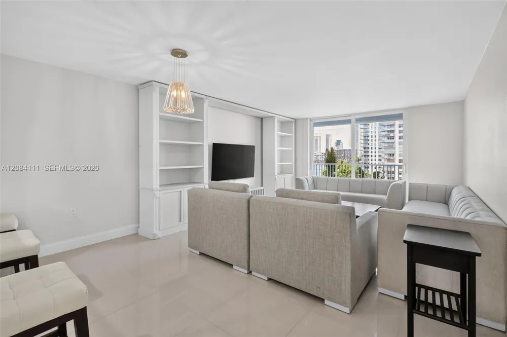 4000 NE 170th St #606 North Miami Beach, FL 33160