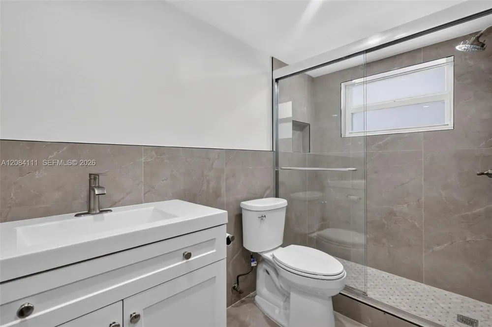 4000 NE 170th St #606 North Miami Beach, FL 33160