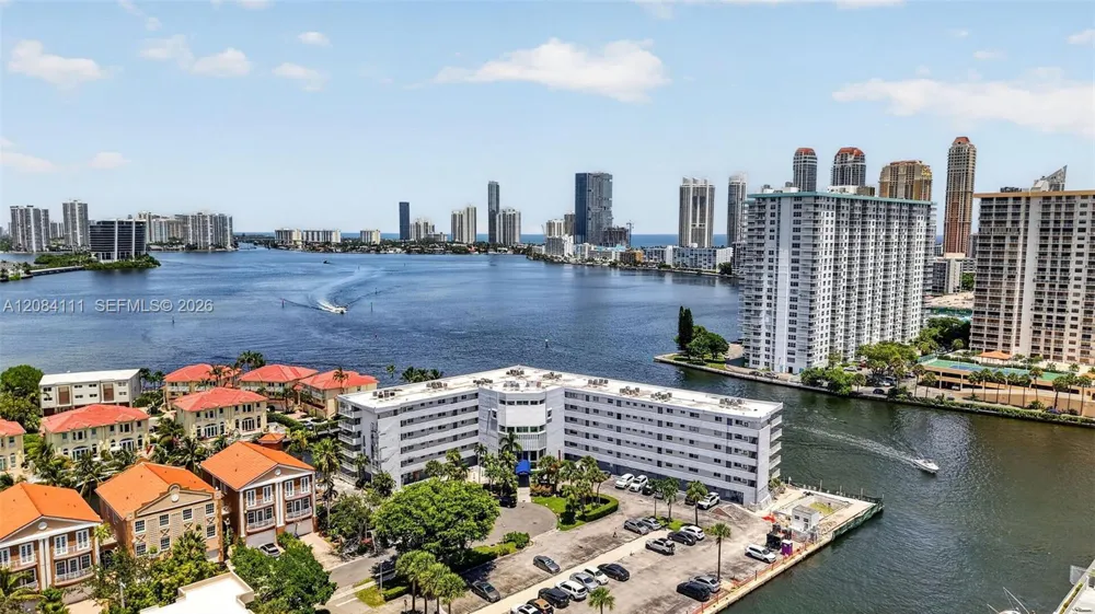 4000 NE 170th St #606 North Miami Beach, FL 33160