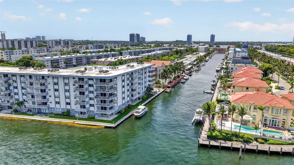 4000 NE 170th St #606 North Miami Beach, FL 33160