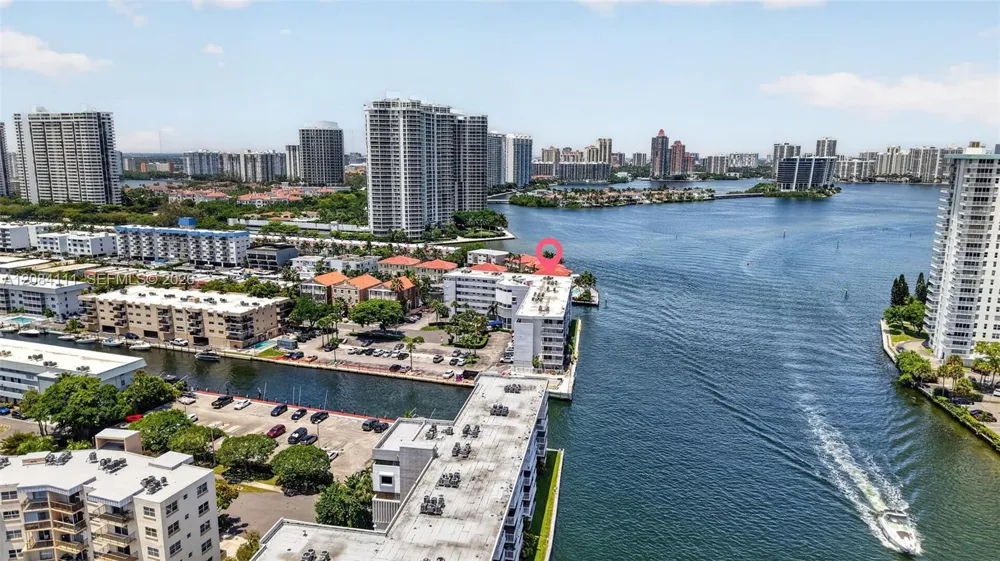 4000 NE 170th St #606 North Miami Beach, FL 33160