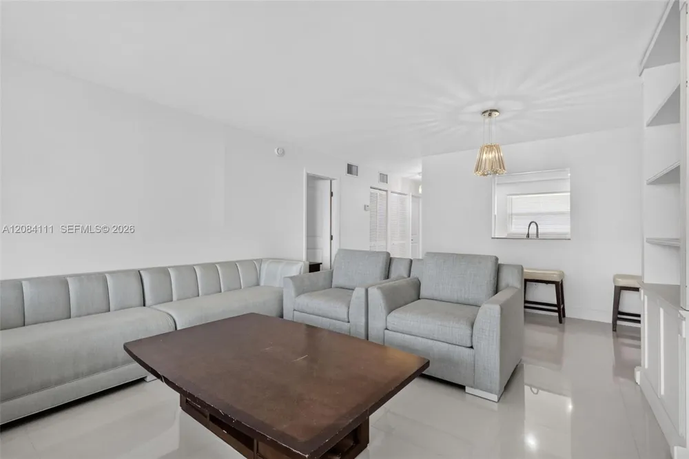 4000 NE 170th St #606 North Miami Beach, FL 33160