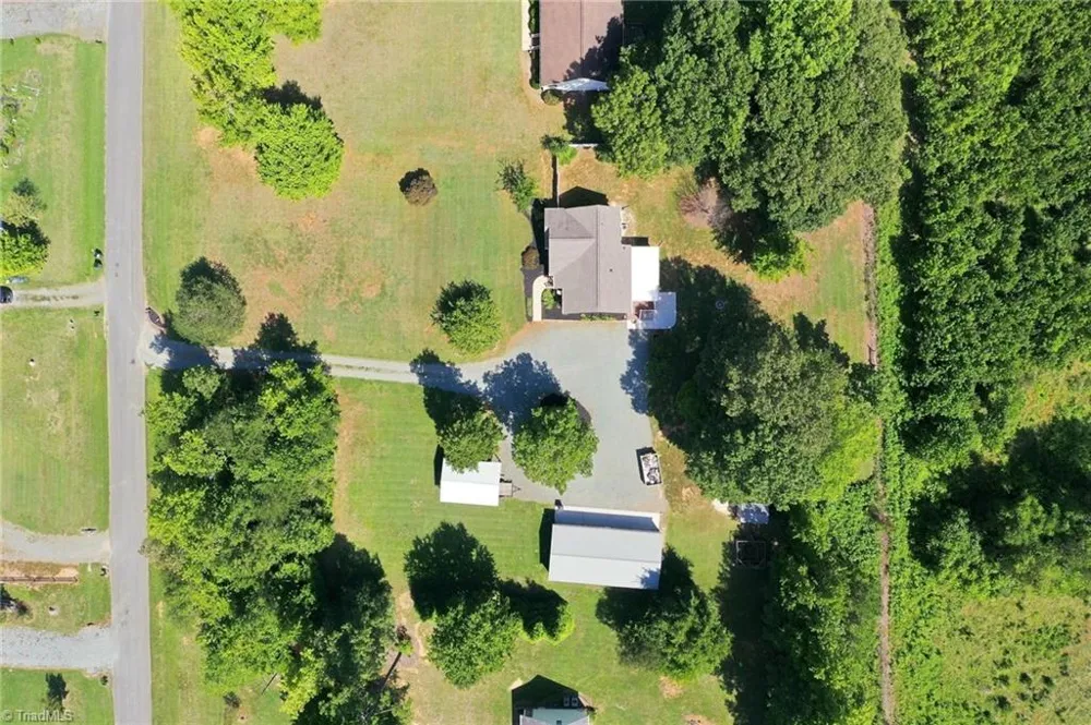 6770 Cottonwood Drive Snow Camp, NC 27349