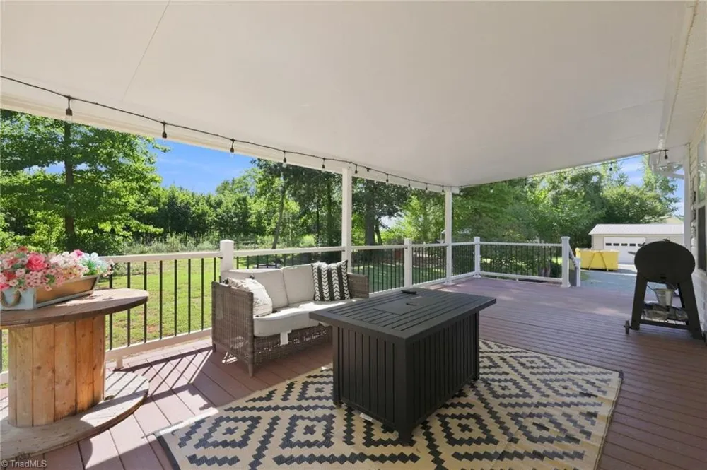 6770 Cottonwood Drive Snow Camp, NC 27349