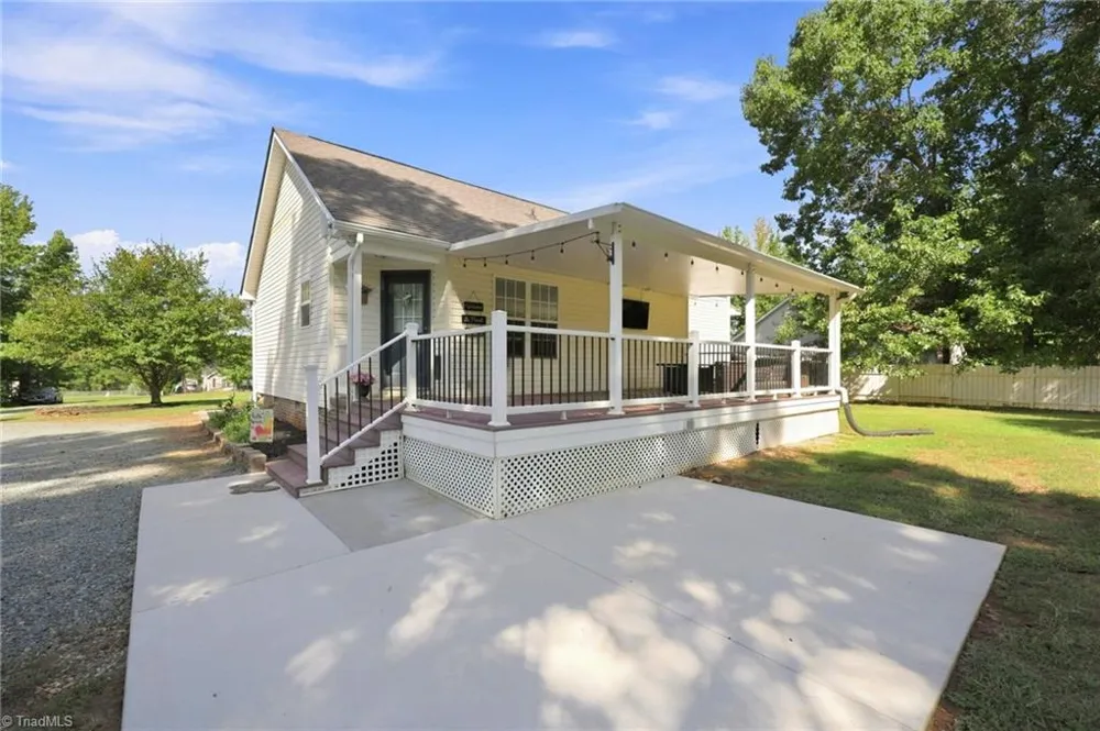 6770 Cottonwood Drive Snow Camp, NC 27349