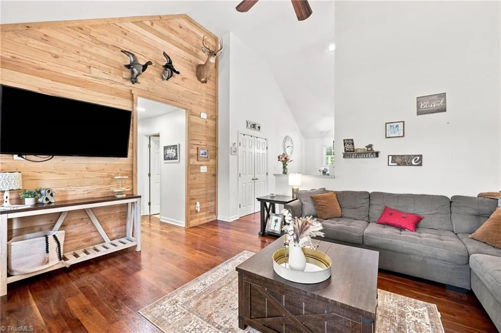 6770 Cottonwood Drive Snow Camp, NC 27349