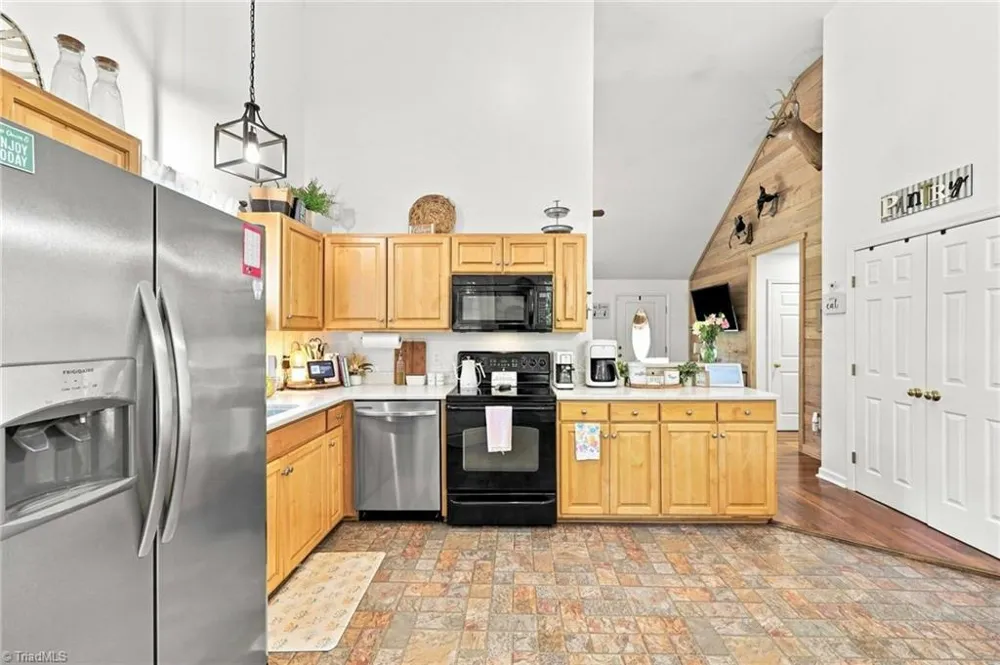6770 Cottonwood Drive Snow Camp, NC 27349