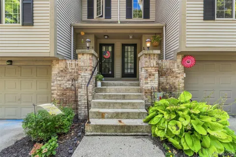 7109 Colonial Oaks Drive