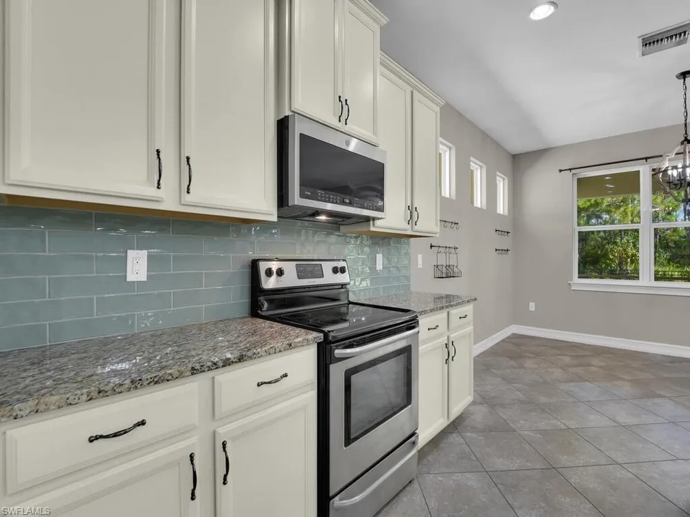 4211 Dutchess Park Road Fort Myers, FL 33916