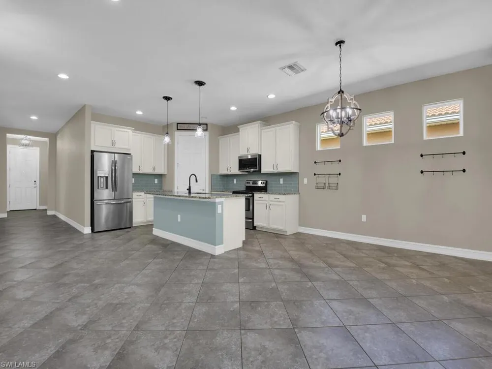 4211 Dutchess Park Road Fort Myers, FL 33916
