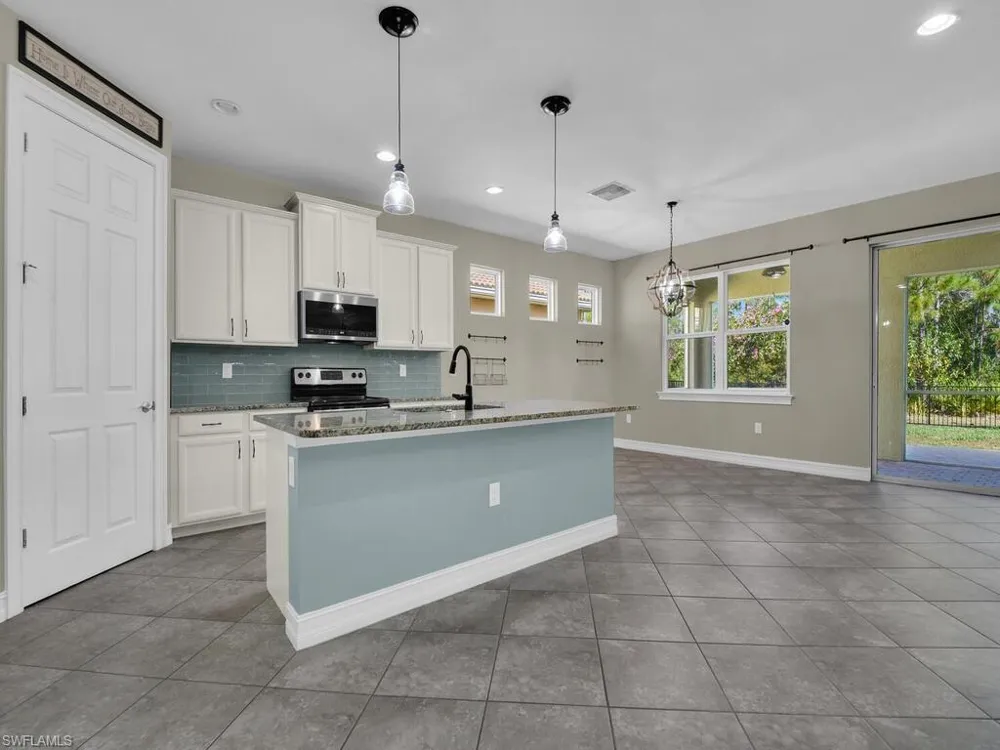 4211 Dutchess Park Road Fort Myers, FL 33916