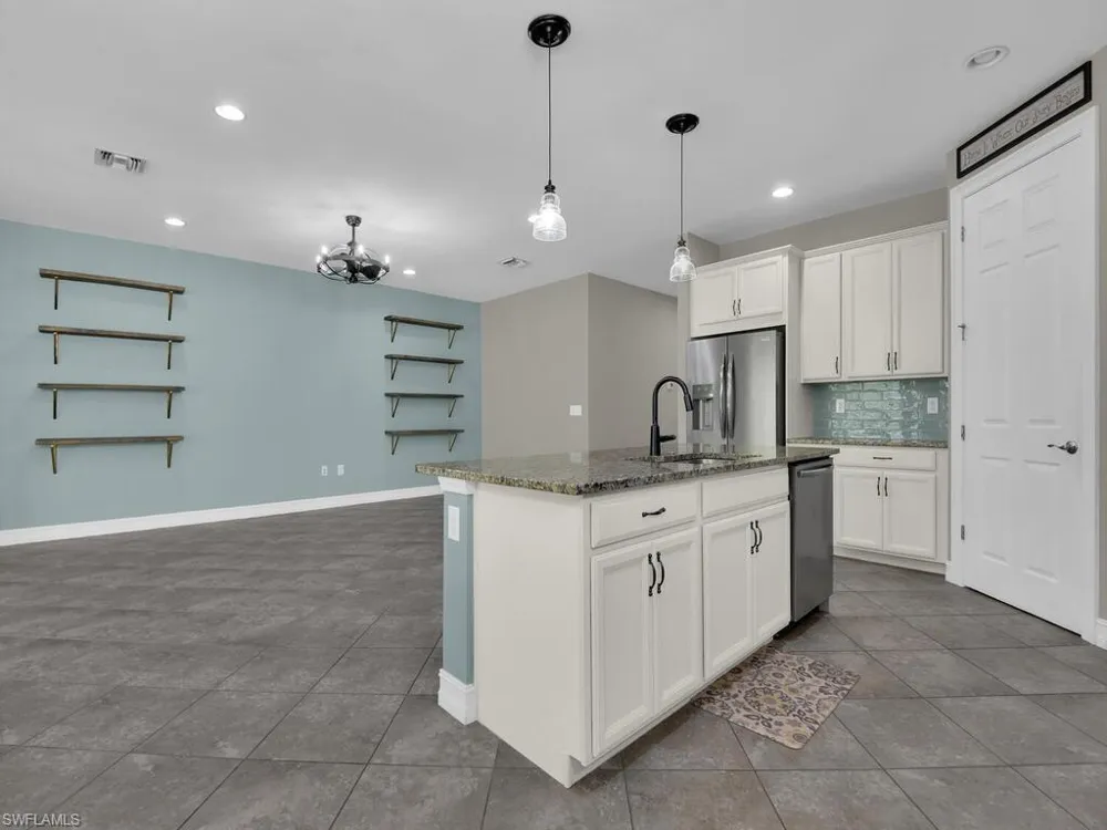 4211 Dutchess Park Road Fort Myers, FL 33916