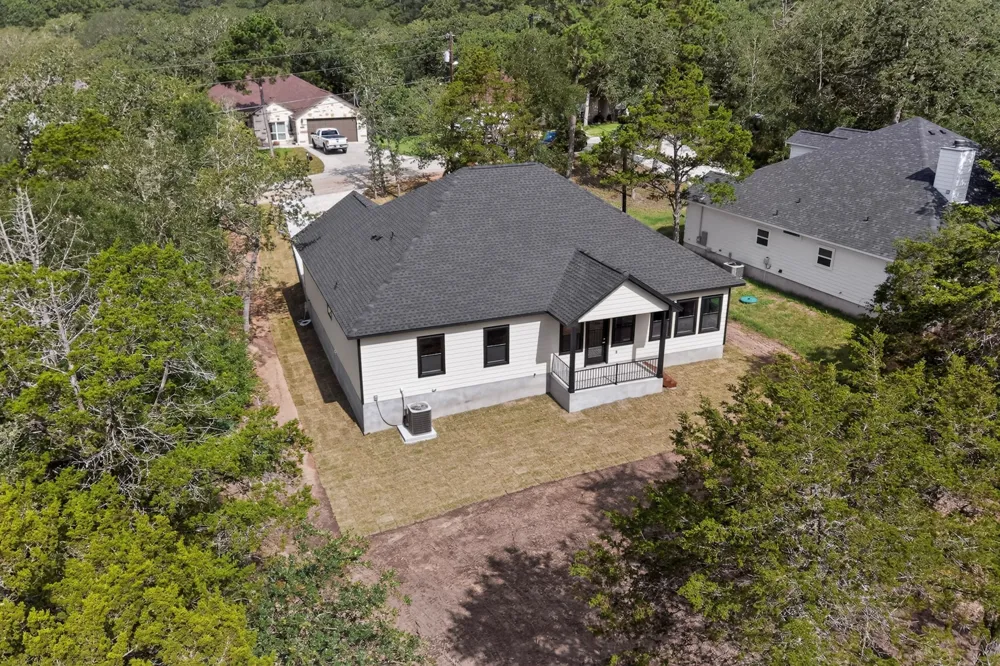 137 N Pohakea Drive Bastrop, TX 78602