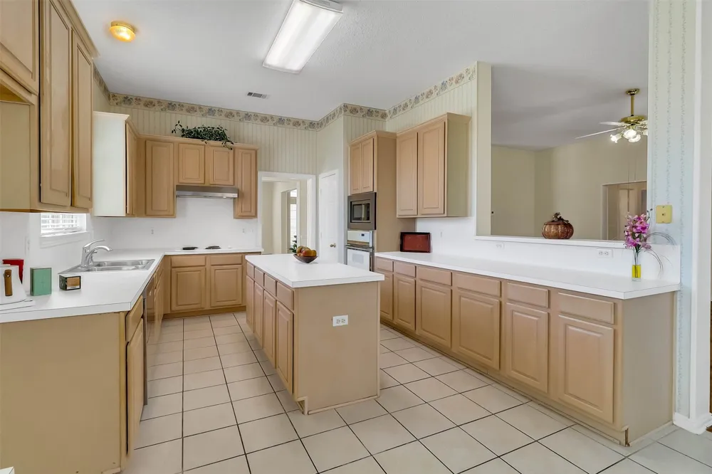 4101 CANDLEWYCK DRIVE Plano, TX 75024