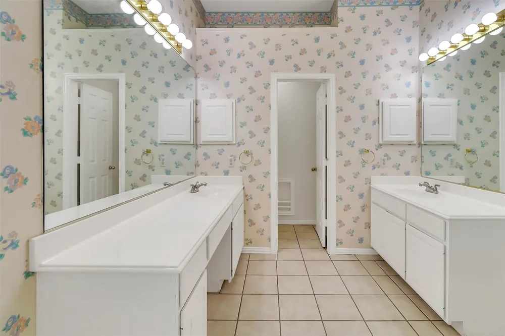 4101 CANDLEWYCK DRIVE Plano, TX 75024