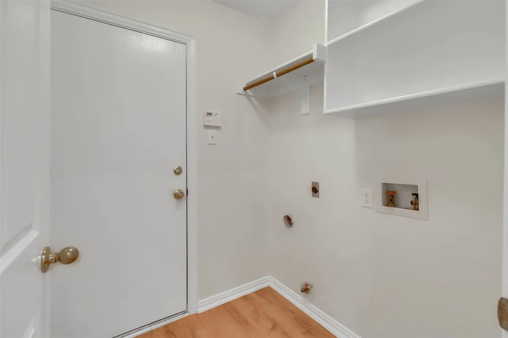 4101 CANDLEWYCK DRIVE Plano, TX 75024