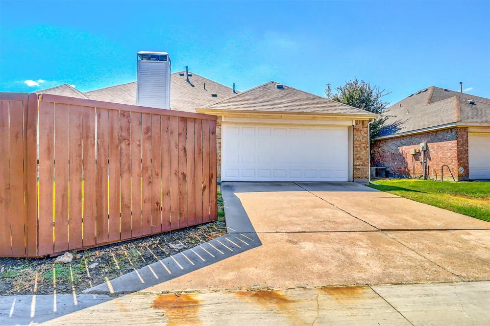 4101 CANDLEWYCK DRIVE Plano, TX 75024