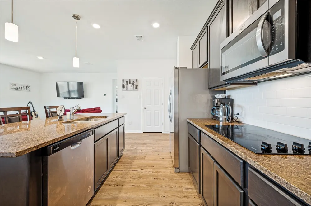 953 Adair Drive Aubrey, TX 76227