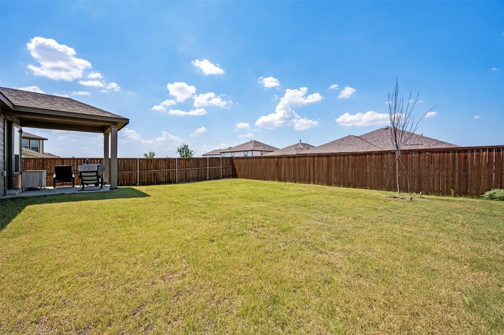 953 Adair Drive Aubrey, TX 76227