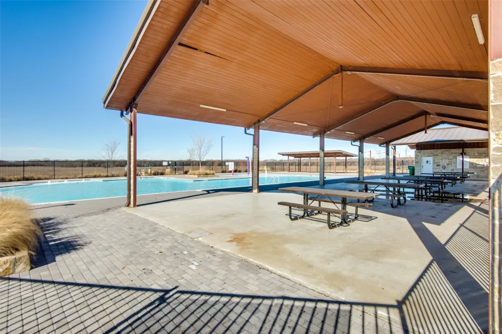 953 Adair Drive Aubrey, TX 76227