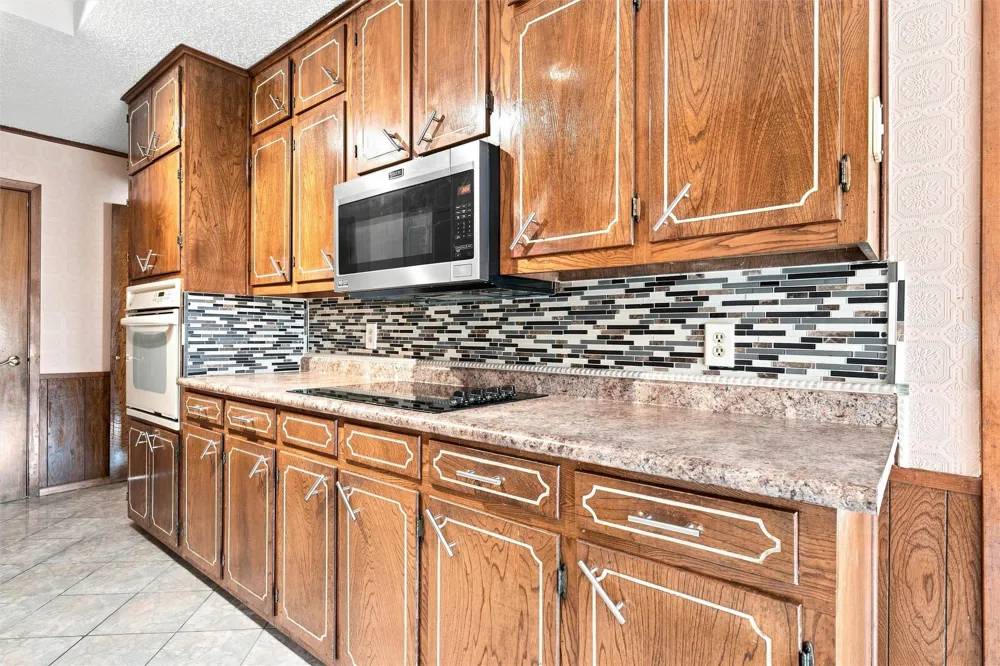 101 W Avenue G Valley Mills, TX 76689