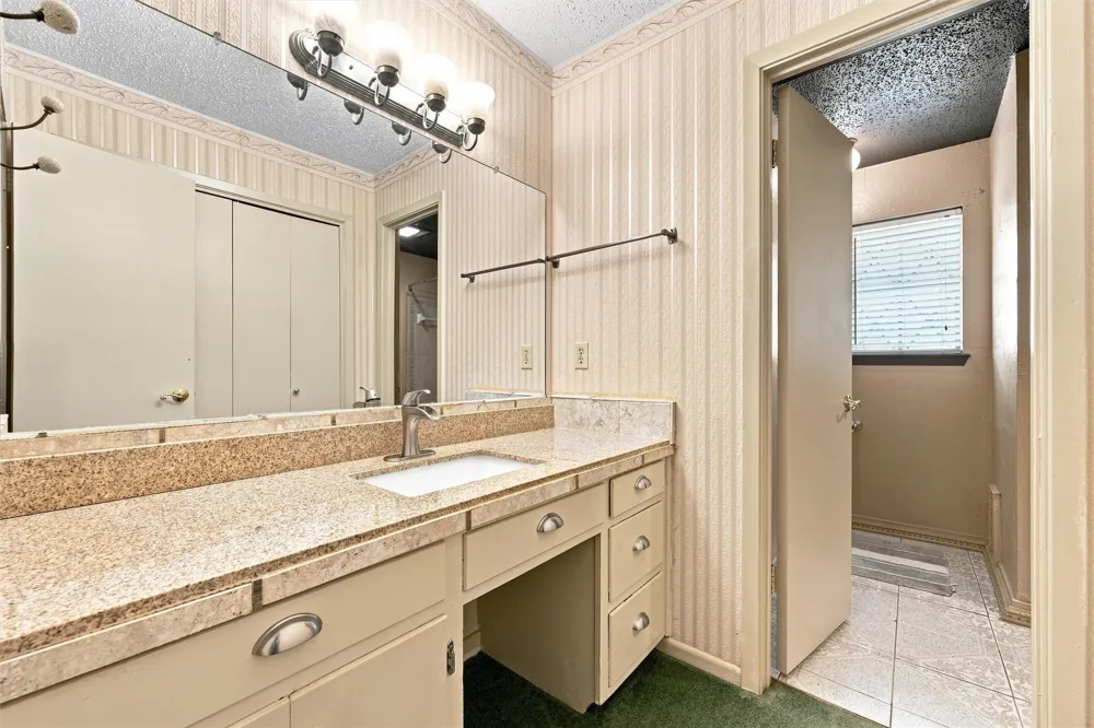 101 W Avenue G Valley Mills, TX 76689