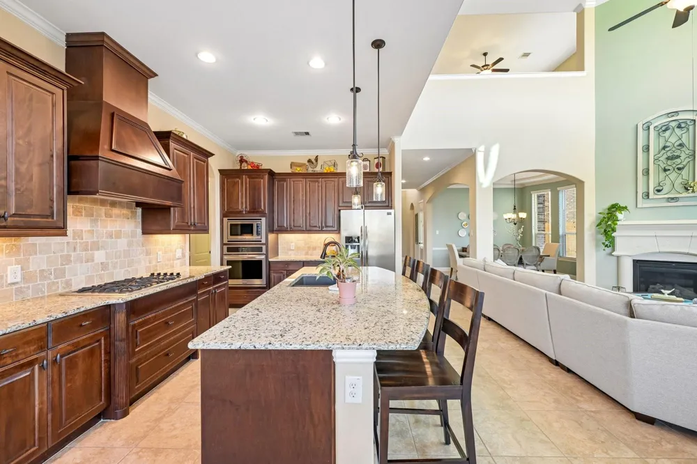 1516 Richland Hollow Lane Friendswood, TX 77546