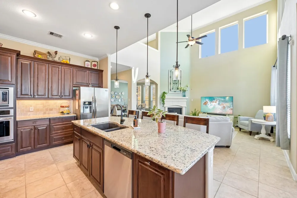 1516 Richland Hollow Lane Friendswood, TX 77546