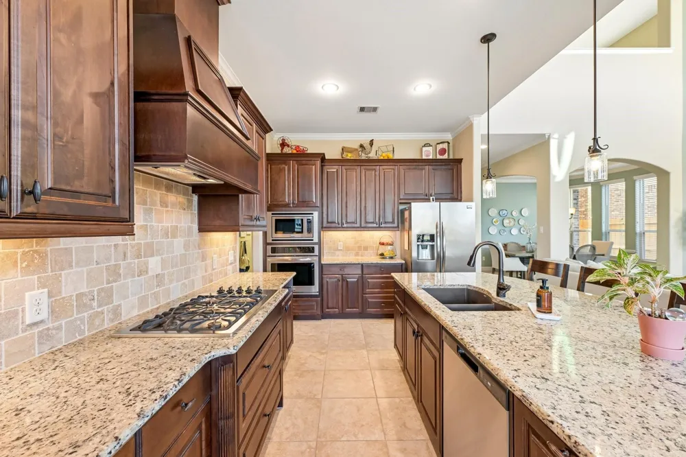 1516 Richland Hollow Lane Friendswood, TX 77546