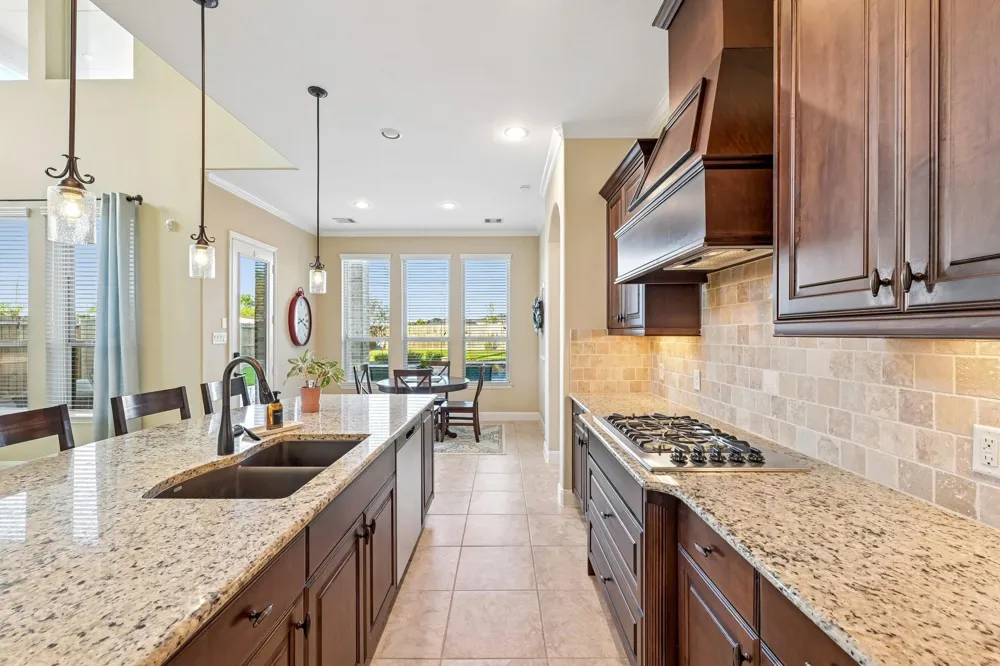 1516 Richland Hollow Lane Friendswood, TX 77546