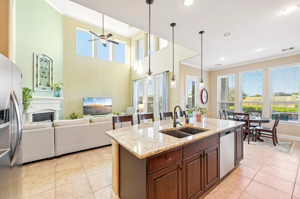 1516 Richland Hollow Lane Friendswood, TX 77546