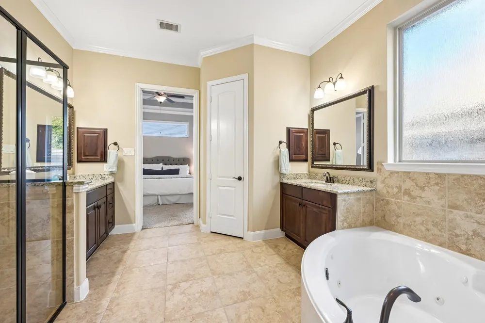 1516 Richland Hollow Lane Friendswood, TX 77546